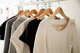 WOMEN'S CLOTHING