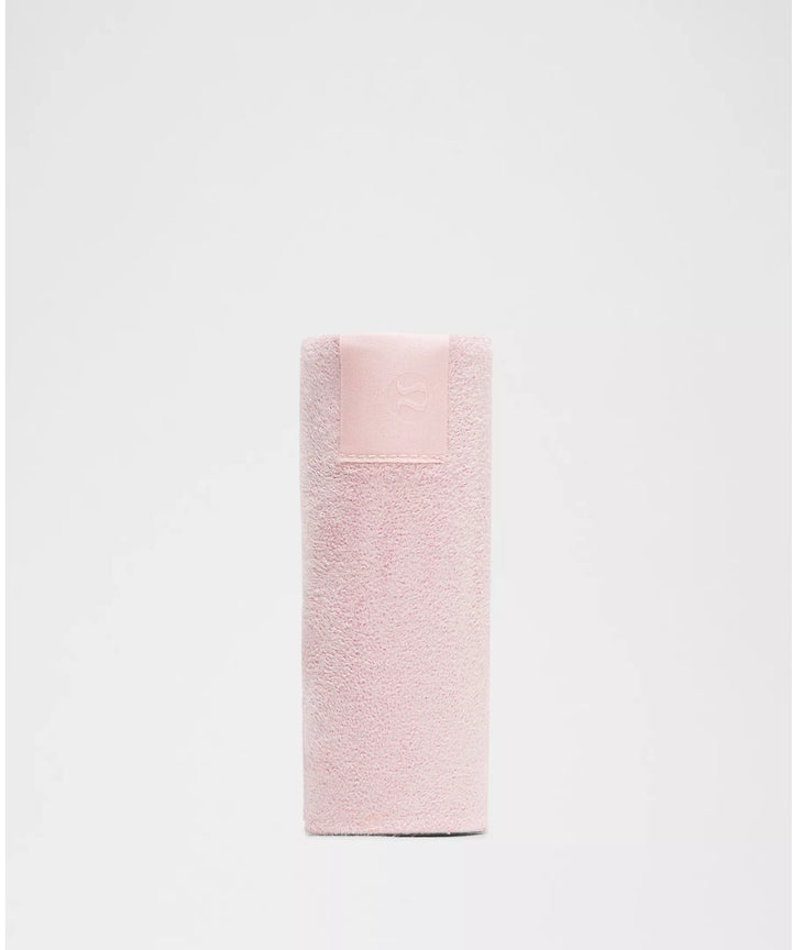 2 X LULULEMON - THE (SMALL) TOWEL IN PORCELAIN PINK
