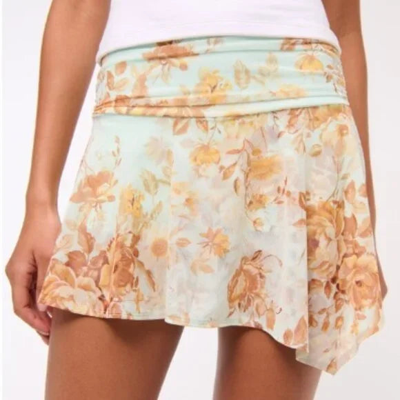 A&F MID RISE ASYMMETRICAL FLIRTY RUCHED MINI SKORT - LARGE - NEW