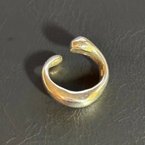 IS VFARERO SINGLE EAR CUFF - STERLING SILVER