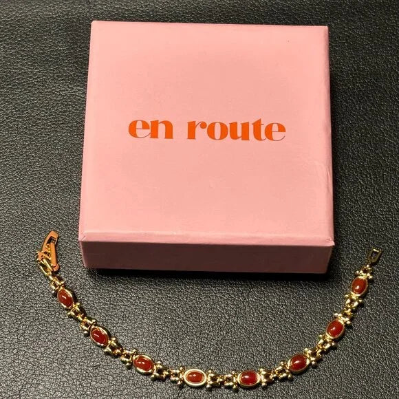 EN ROUTE TESS'S TREASURE CARNELIAN BRACELET, 6.3 - 6.9IN GOLD PLATED BRASS