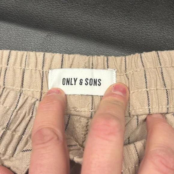 ONLY & SONS LOOSE CASUAL SHORTS - SMALL - 8" INSEAM