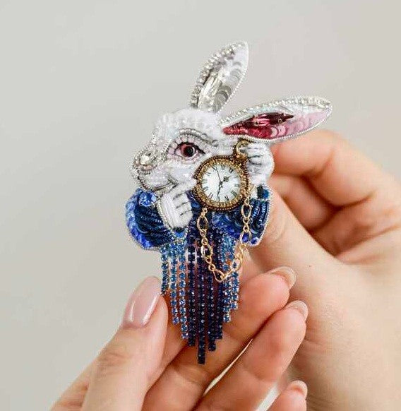 White Rabbit Brooch from Brill - B-38800 NEW - Box is slightly damaged