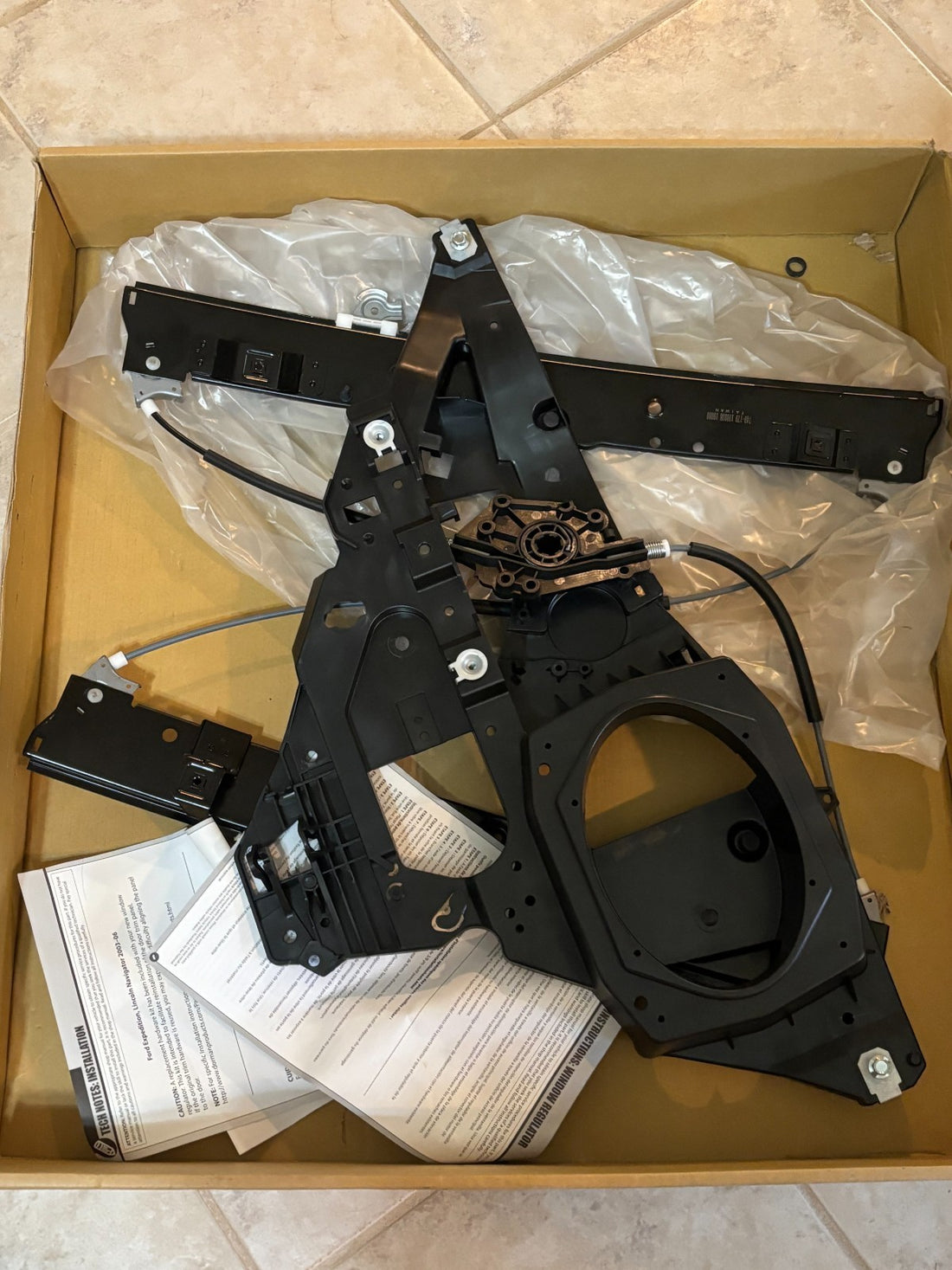 Dorman 740-179  Window Regulator Front Passenger Right Side - 2003-2006 Ford