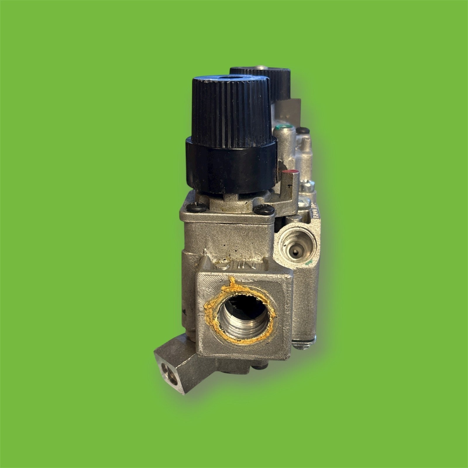 Natural Gas Robertshaw (W725-0039)  Napoleon GDIZC & GDI44 Gas Valve Replacement