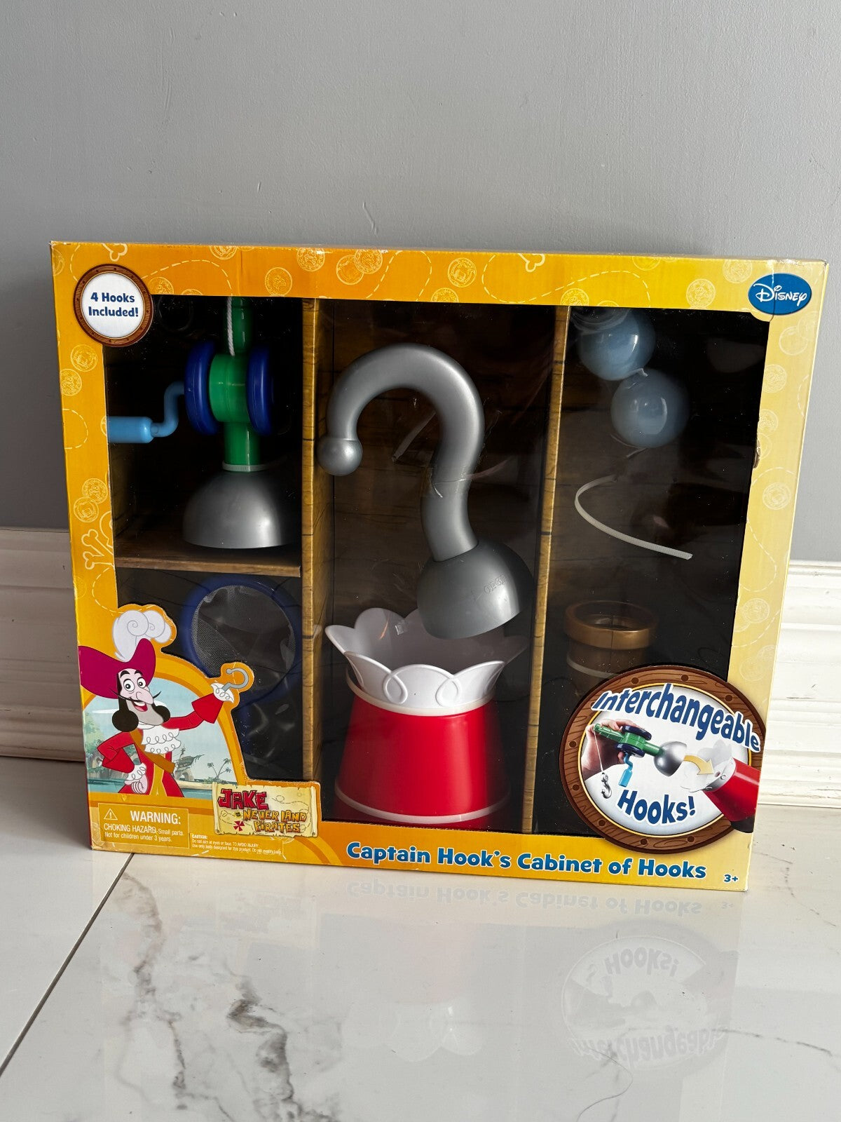 JAKE & THE NEVERLAND PIRATES CAPTAIN HOOK'S CABINET OF HOOKS PLAY SET!  NEW