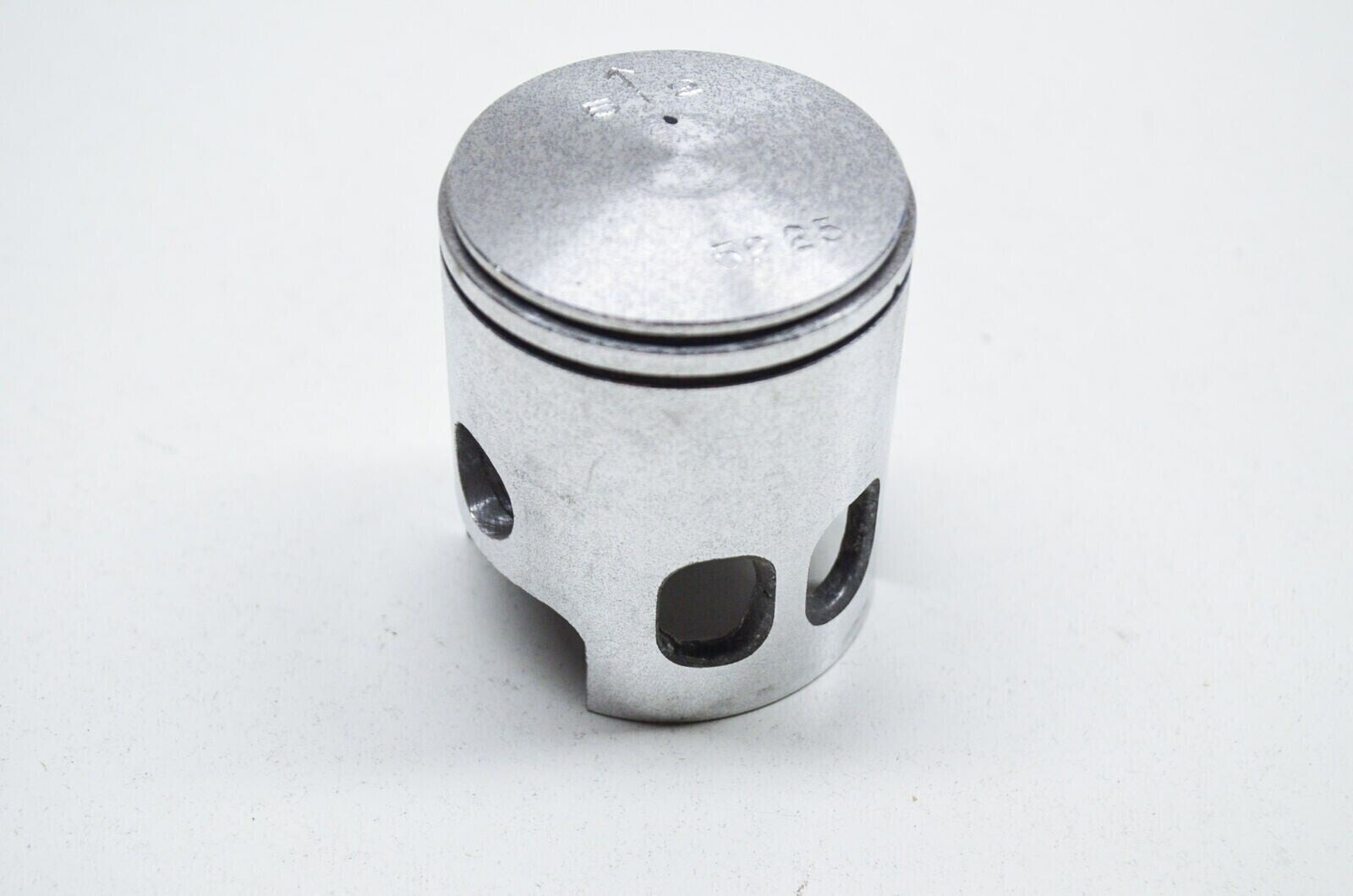 Yamaha Piston 397-11635-00 (52.25MM ) 1974-1976 RD200A RD200B RD200C