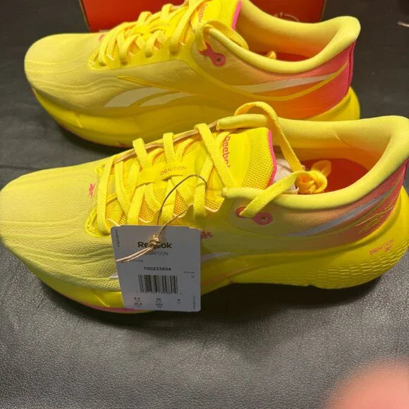REEBOK ZIGNITION RUNNING SHOES - SIZE 8.5