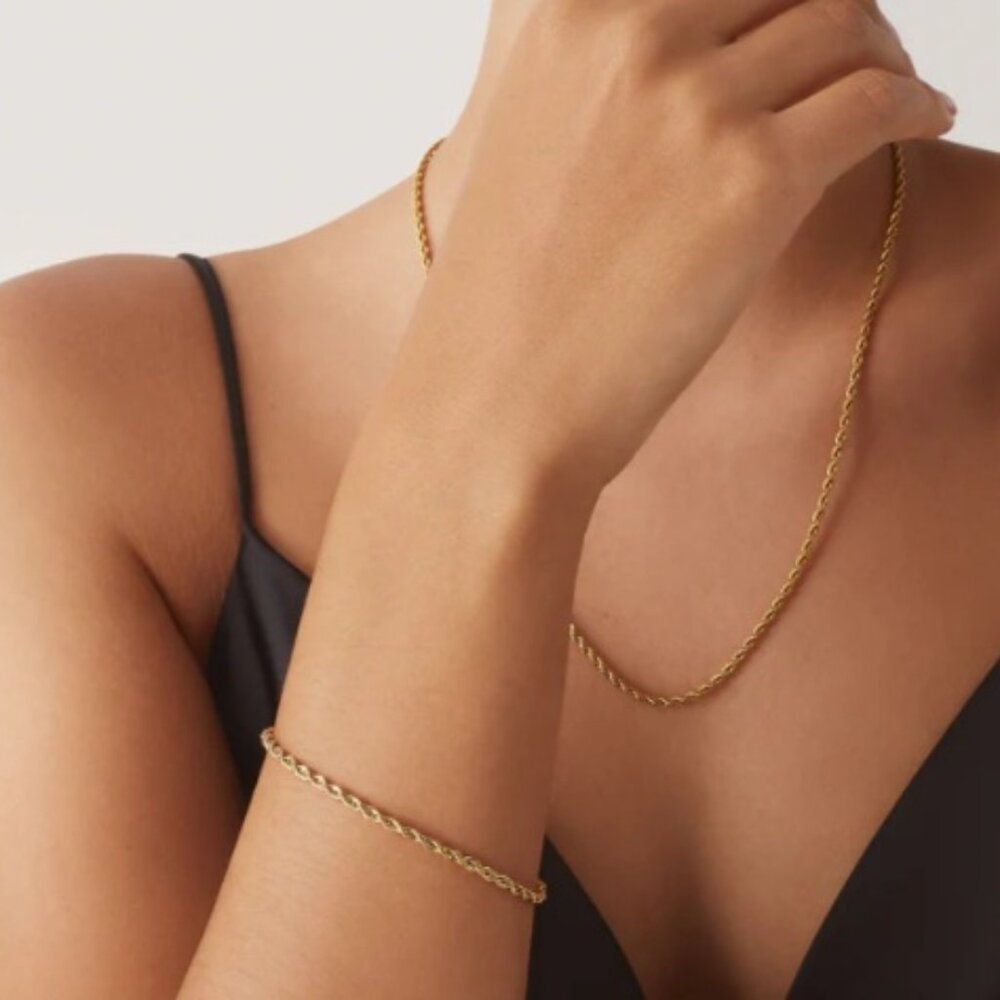 MIA - 2 PIECES OF JEWELRY - Rocky Bracelet & Paula II Huggie Earrings - PVD Gold