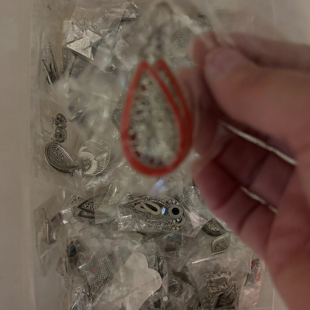 98 NEW pair of Fashion Earrings - Selling as a lot - Loads of different designes